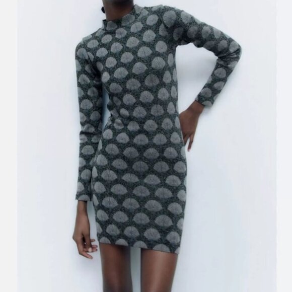 Zara Bodycon Stretch Mini Dress Metallic Fan Shell Print Open Back Black Silver - Picture 4 of 11